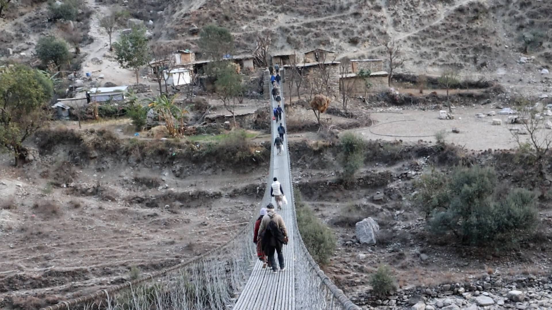 दोमुख पुल निर्माणमा ठेकेदारको लापरवाहीः ४ वर्षमा करिब २ प्रतिशत मात्र प्रगति