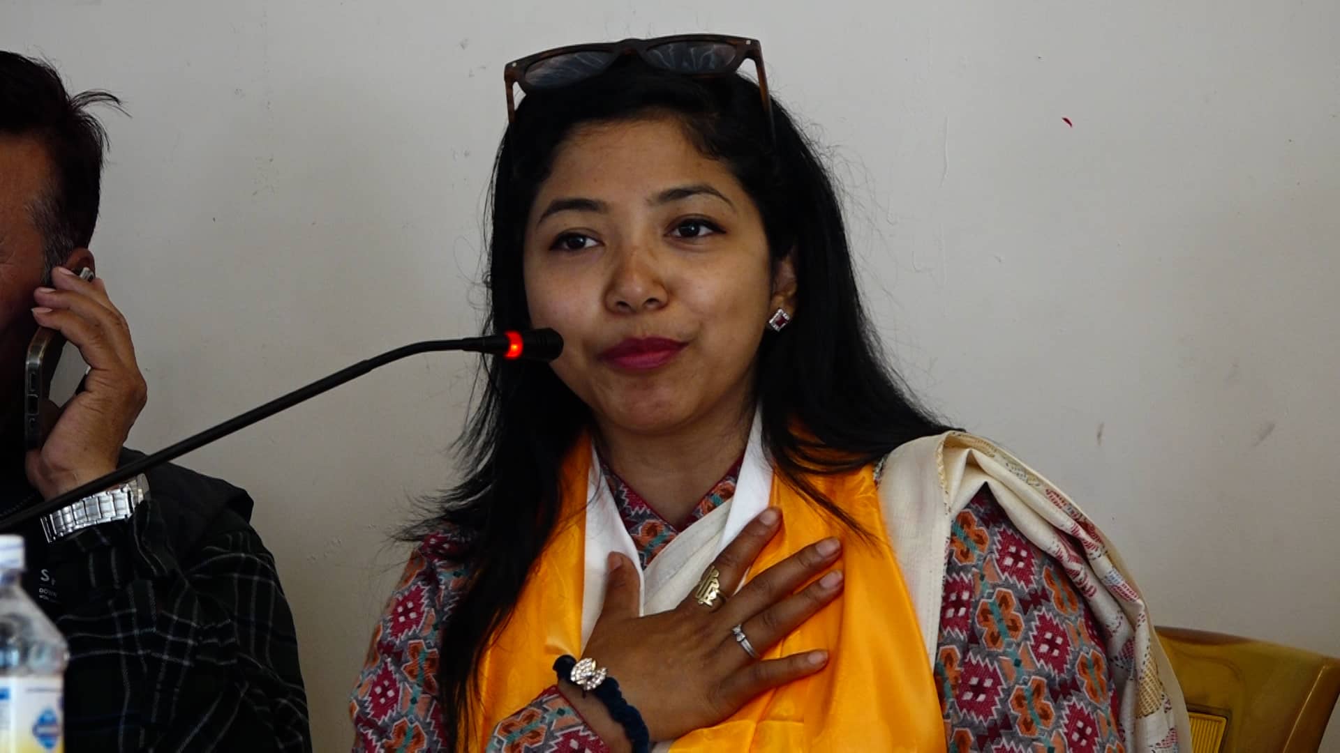 सार्वजनिक भवनको अनुगमनपछि डंगोलले भनिन् : सहयोगका लागि प्रतिवद्ध छौं