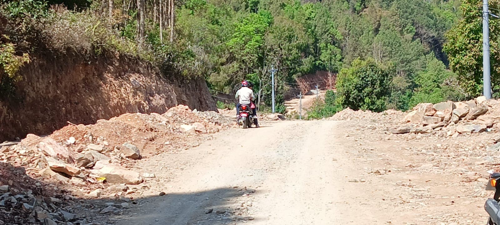 सेलेघाट–रामेछाप–साँघुटार सडकको निर्माण कार्य कछुवा गतिमा