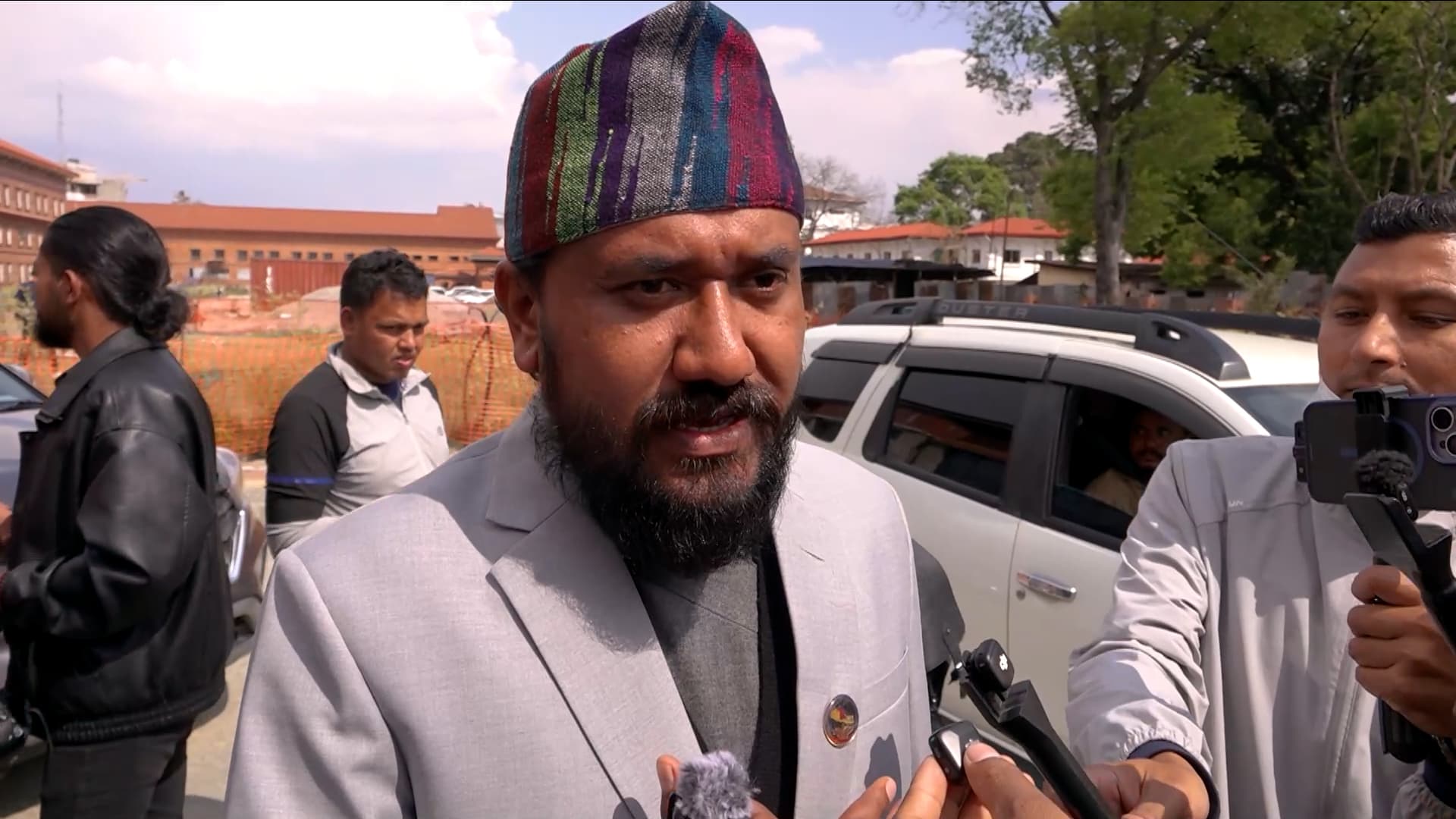  गृहमन्त्रीमाथि पनि छानविन हुनुपर्छ : खगेन्द्र सुनार