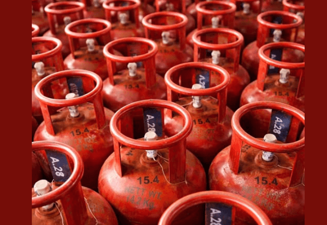 भारतमा व्यावसायिक एलपीजी र हवाई इन्धनको मूल्यमा भारी वृद्धि खाना पकाउने ग्यासको मूल्य भने यथावत