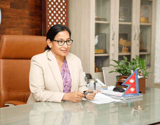 मेयरबाट राजीनामा दिएलगत्तै रेनु दाहालले चितवन ३ बाट गराइन उम्मेवारी दर्ता