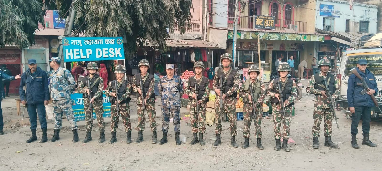 आगामी निर्वाचनका लागि रौतहटमा सेनासहितको टोली गस्तीमा