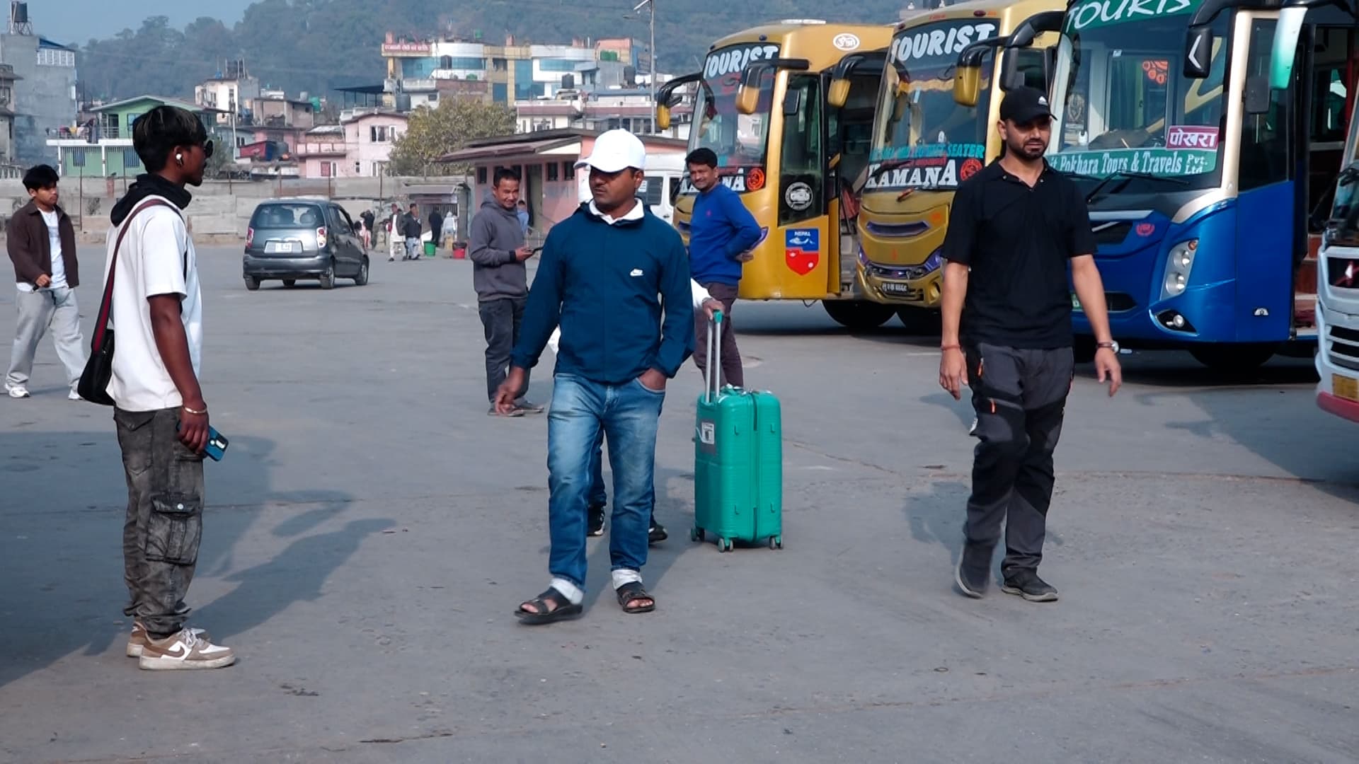 बाठमाडौंबाट बाहिरिनेको संख्या ९ लाख नाघ्ने
