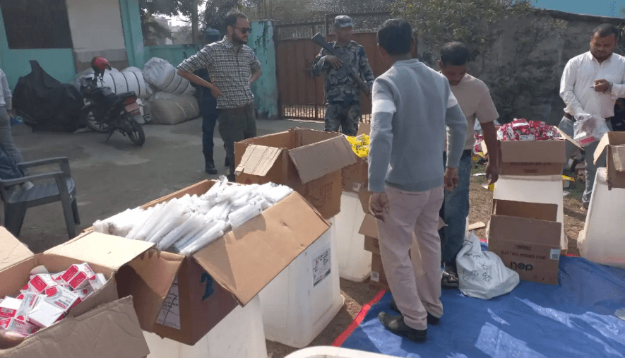 सर्लाहीमा निर्वाचन तयारी तीव्र स् मतपत्र बाहेक सबै सामग्री जिल्ला आइपुग्यो