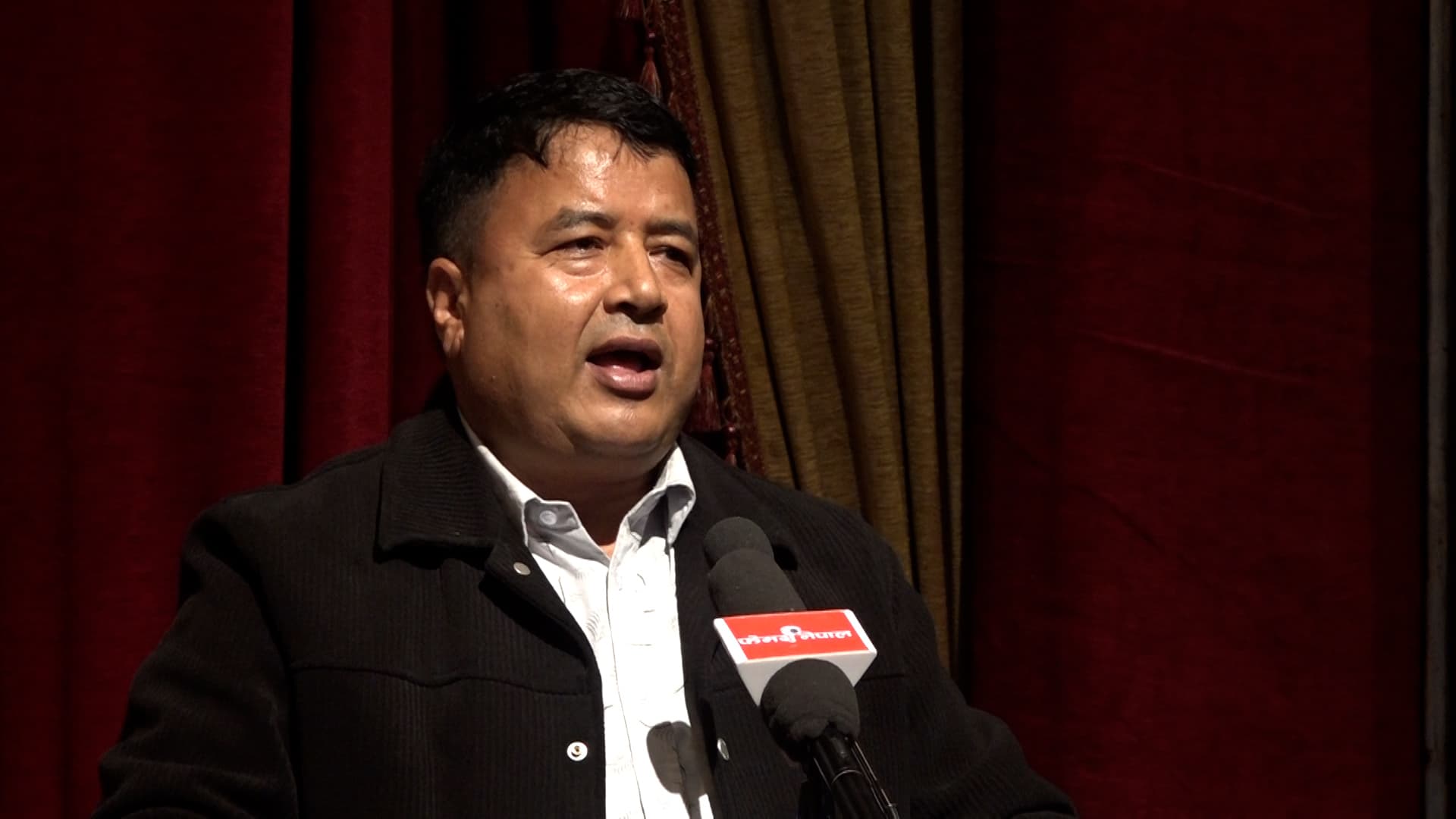 महेश बस्नेतले भने : सहकारी ठग रविलाई लखेट्छौं