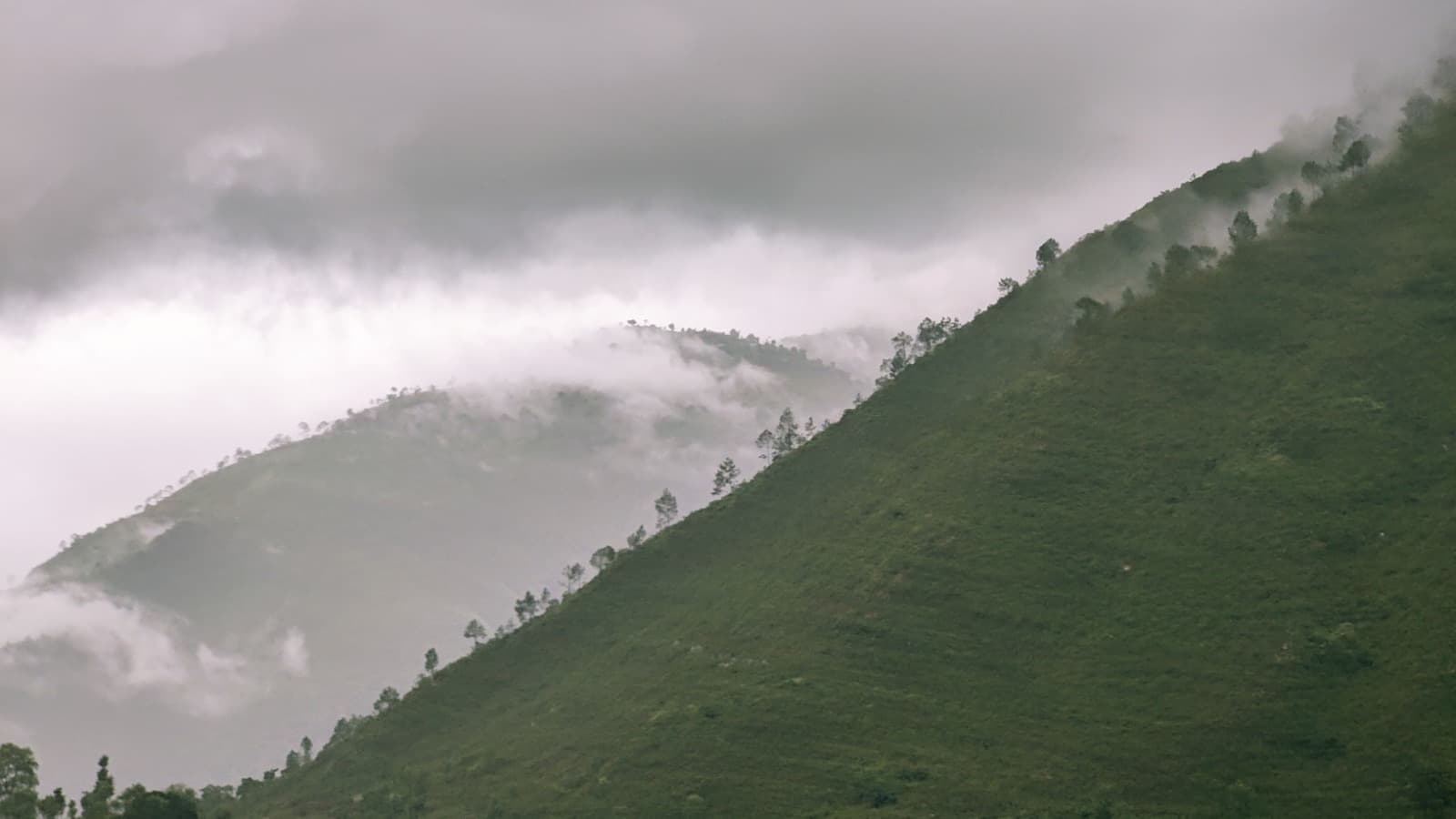 आजको मौसम : कोशी र कर्णाली प्रदेशका भू–भागमा आंशिक बादल लाग्ने