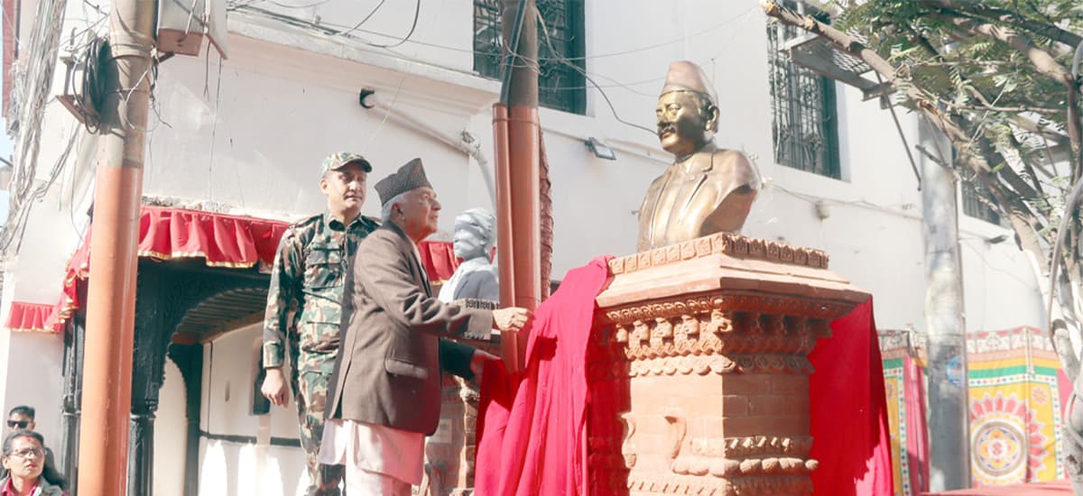 चुनावी दौडमा रहेकी सपनाको भावुक प्रश्न : आखिर किन तोडियो नविन्द्रराज जोशीको सालिक ?