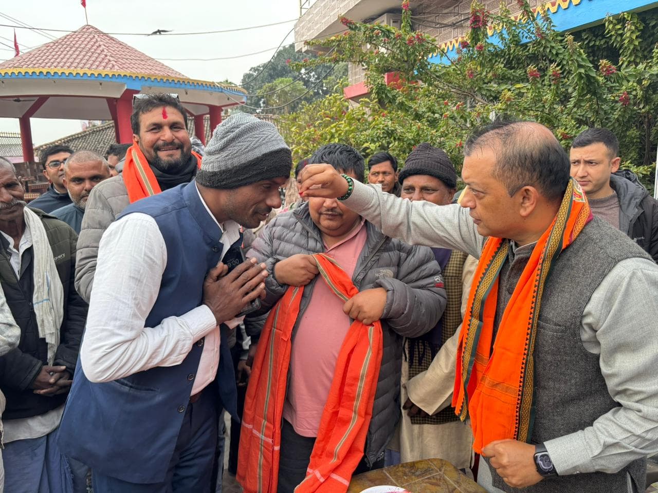 गगनलाई सघाउन सांसद उम्मेवारसहित गोडैताका चार वडाध्यक्ष कांग्रेसमा प्रवेश