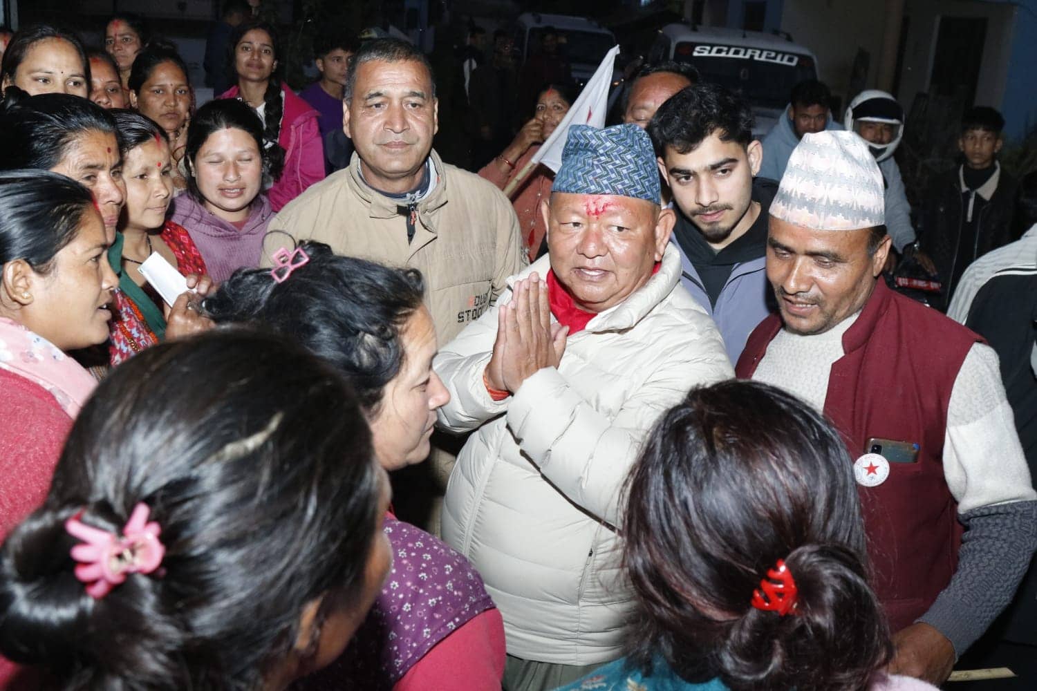 कैलाली–५ मा आफ्नो चुनावी अभियानलाई तीव्र बनाउँदै नेता आले