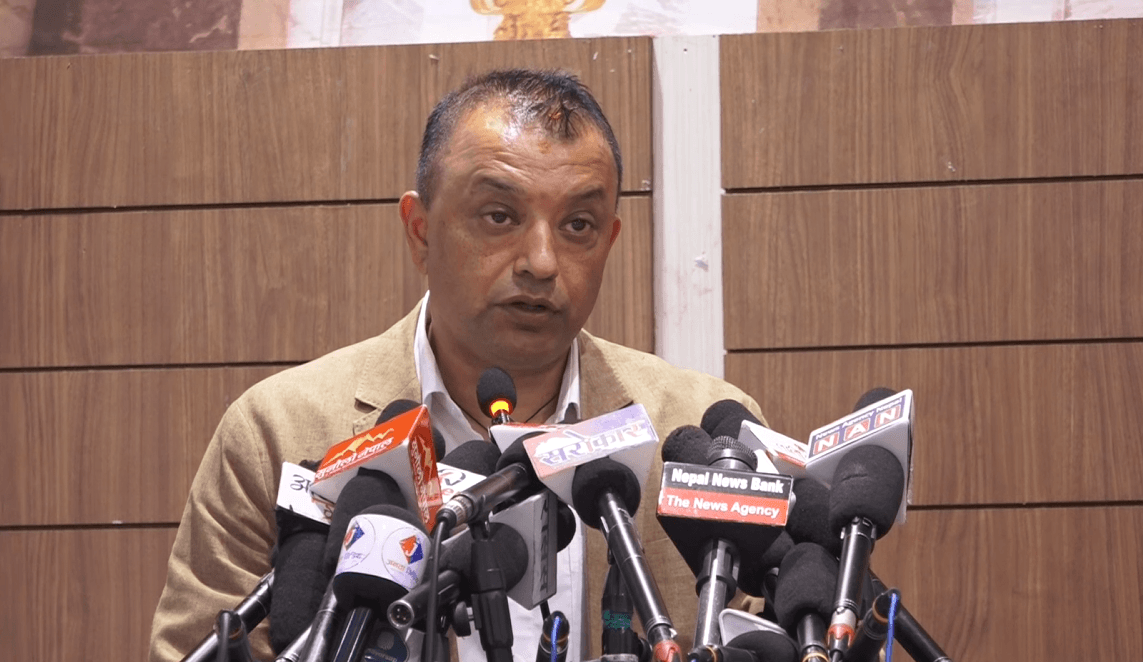 प्रधानमन्त्रीको अभिव्यक्तिबारे ताली बजाउने सांसदलाई प्रश्न गरौं : गगन थापा