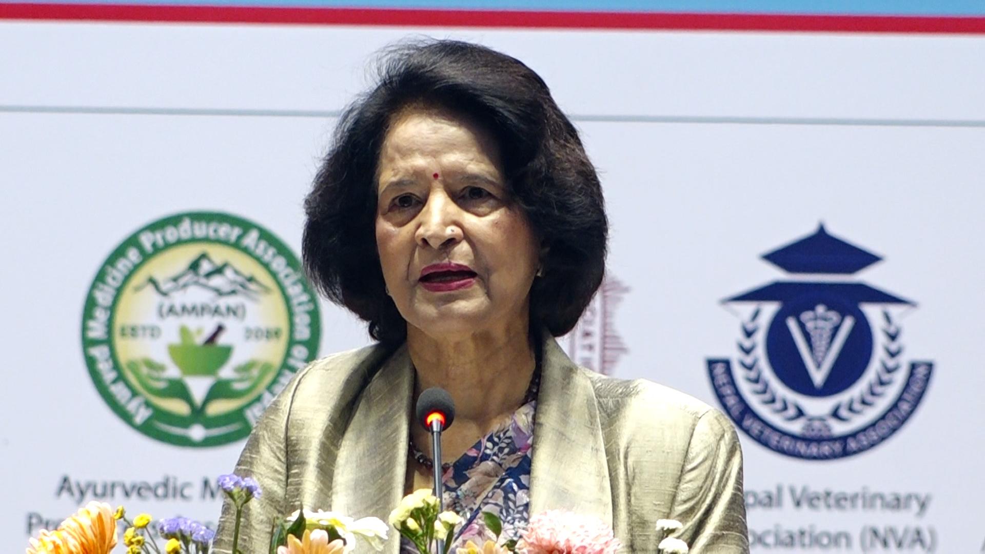 औषधि व्यवसायीहरूले उत्पादनको उचित मूल्य पाएका छैनन् : मन्त्री गौतम