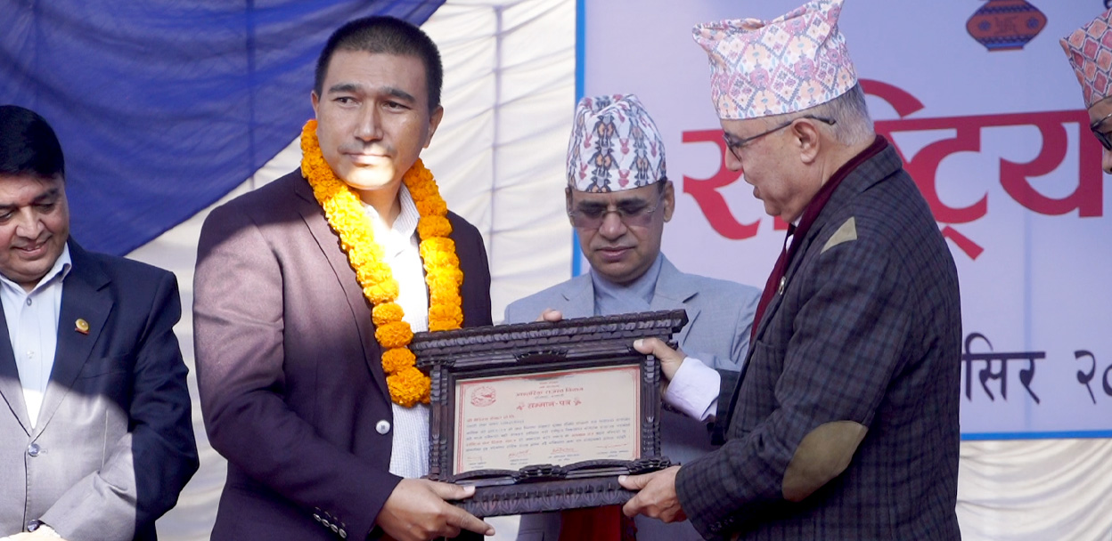 उत्कृष्ट करदाताहरु सम्मानित ः यि हुन् सम्मानित हुने करदाताहरु