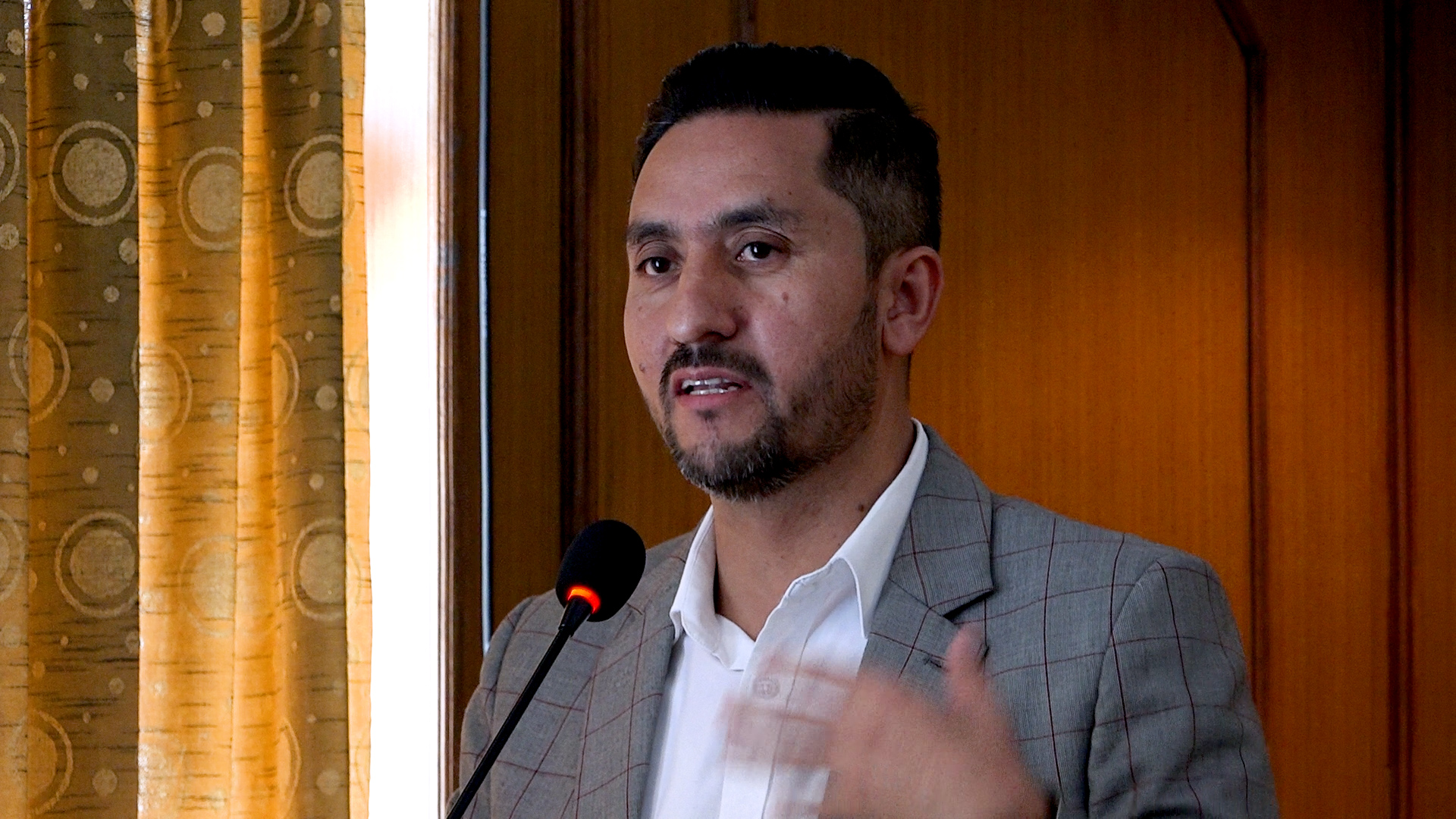 पत्रकारहरुलाई चौथो अंग भनिएपनि व्यवहारमा सम्मान छैन : मन्त्री खरेल