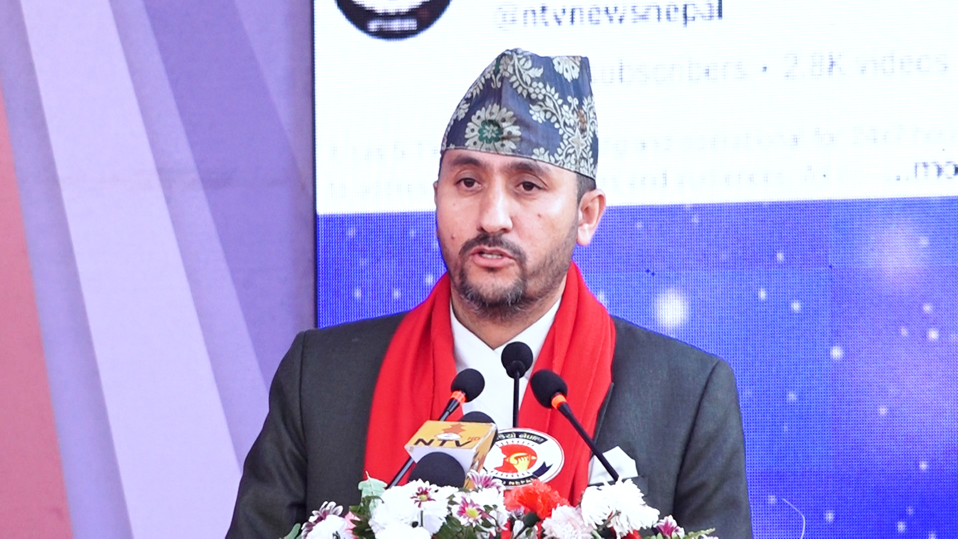 मूलधारका मिडियाहरु सकस र संघर्षपूर्ण तरिकाले चल्नु परेको छ : मन्त्री खरेल