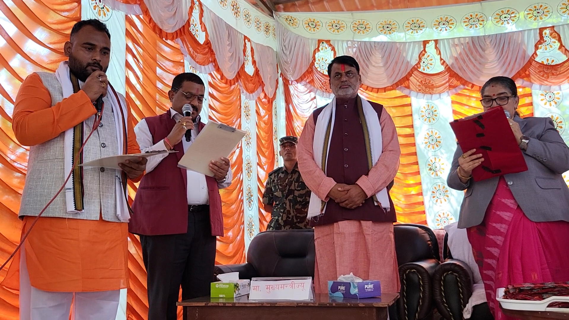 मधेश प्रदेशका नवनियुक्त मुख्यमन्त्री सोनलले लिए पद तथा गोपनीयताको सपथ