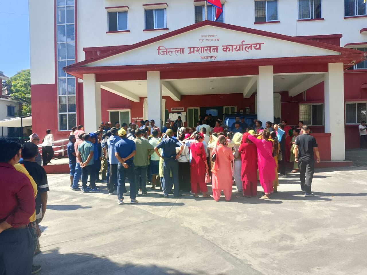 हाइटेन्सन लाइन प्रभावितहरूको विरोध, निर्माण कार्य तत्काल रोक्न माग