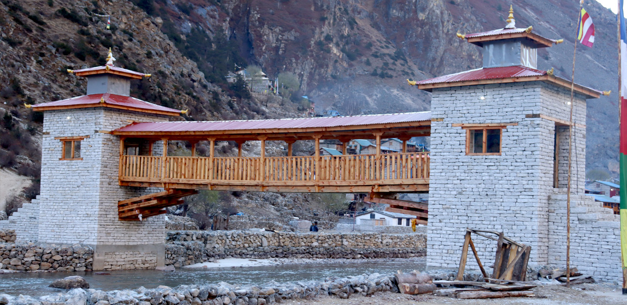 मुगुमा नेपालकै नमुना काम ः ‘चिटिम शैली’को पुल निर्माणपछि गाउँले खुशी